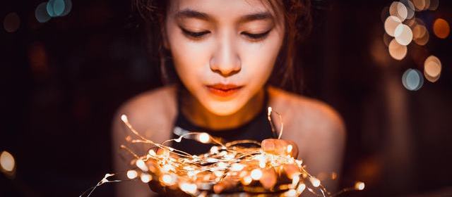 时间线摘录:一代玉女歌手至今没谈恋爱:她到底在等谁